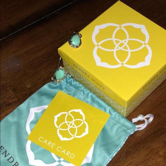 Kendra Scott Andy Gold Cuff Bracelet (New in Box) - Picture 6 of 7